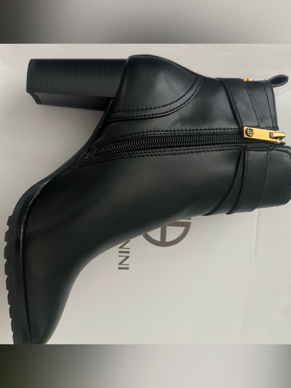 Giani Bernini Black Leather Block Heel Ankle Boots